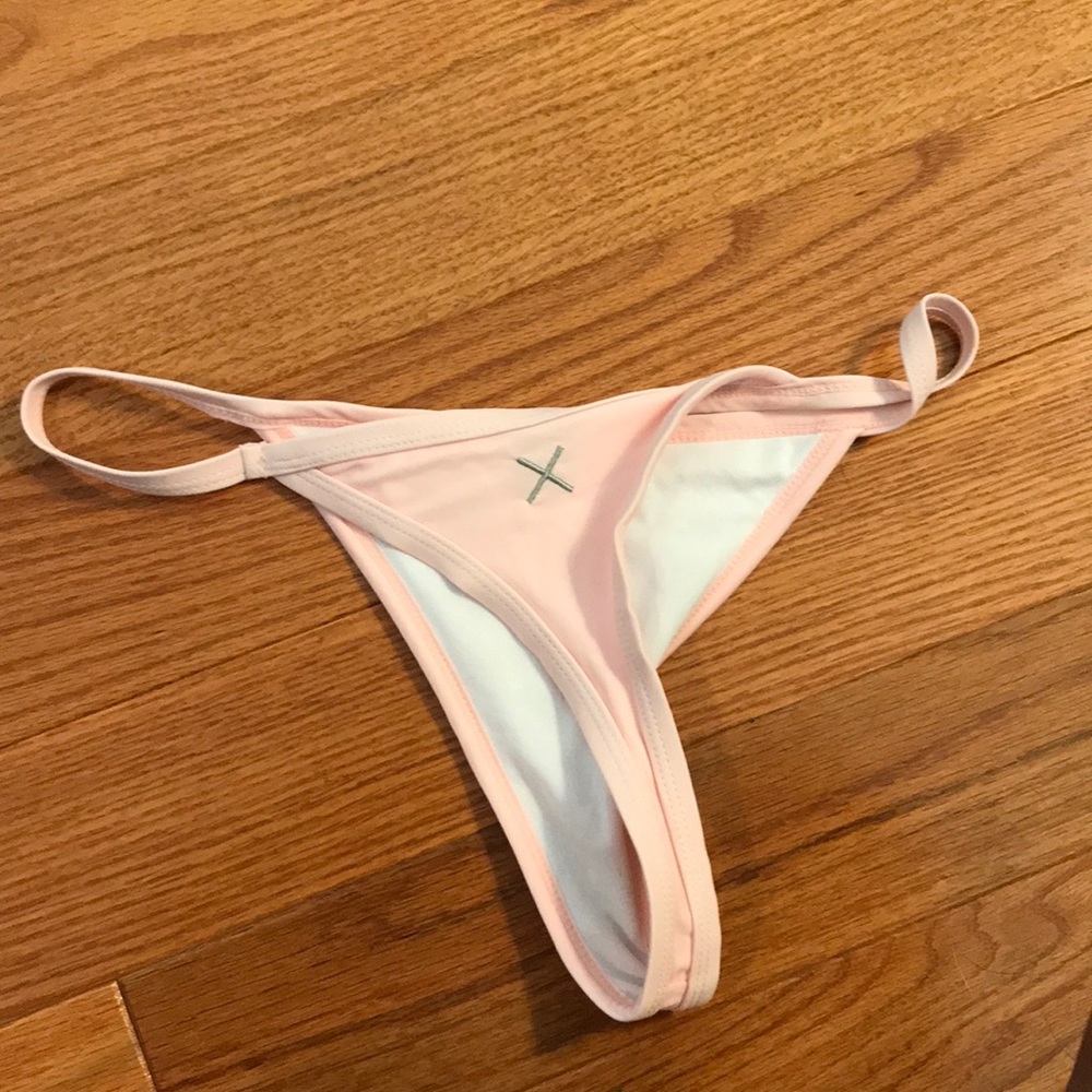 Boutine LA bottom in dirty pink!